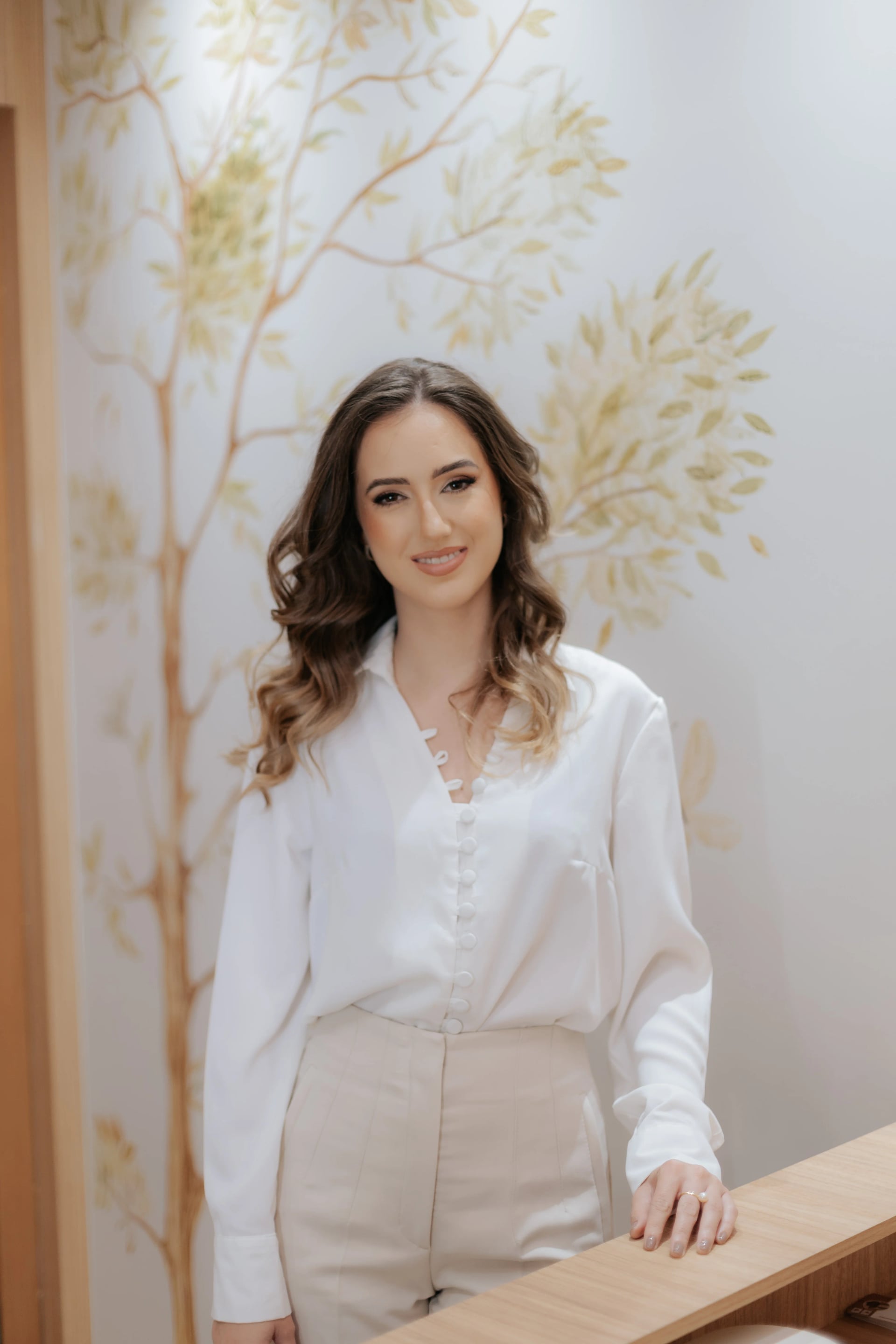 Dra. Bruna Vilela, neuropediatra e pediatra, acolhendo e cuidando com dedicação